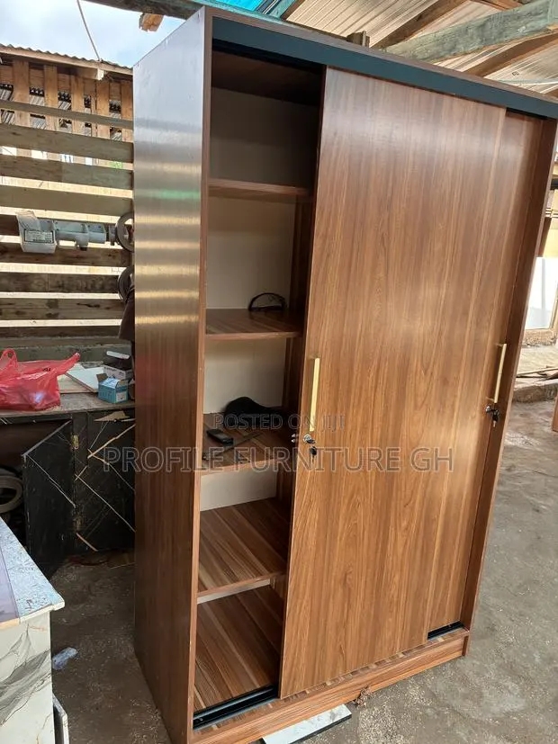 Sliding 2in1 Wardrobe in Light Brawn // Luxurious and Durable · Photo 1