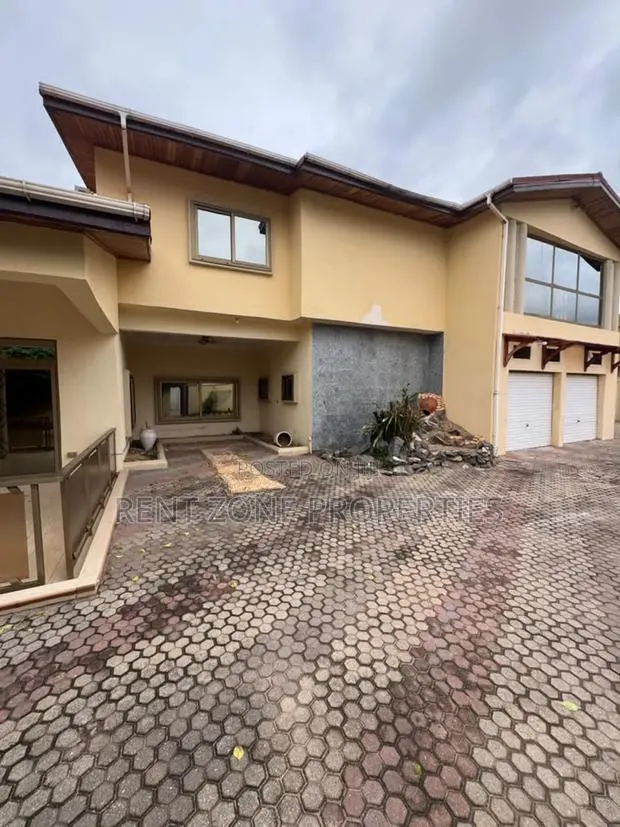 7bdrm House in Achimota for rent · Photo 1