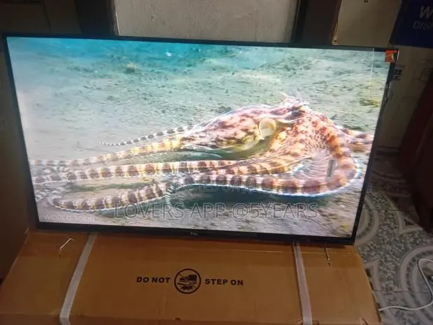 TCL 32-Inches Android Smart Tv – Sleek Modern · Photo 1