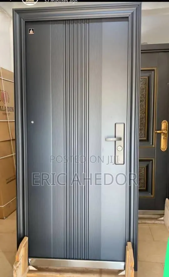 Anti Rust Smooth Door Strong and Durable Plus Accessories · Photo 1