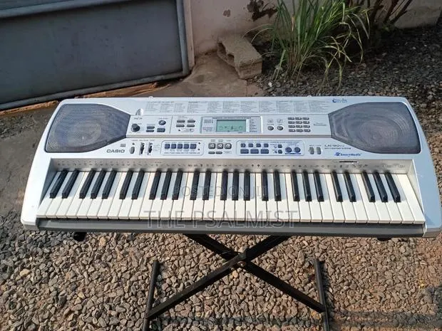Casio LK 90TV Key Lighting System Had USB Split Layer Transpose Etc · Photo 1