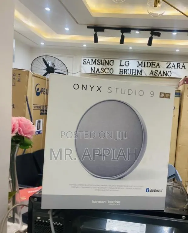 Perfect and Classic Onyx Studio 9 Speaker(Gray) · Photo 1