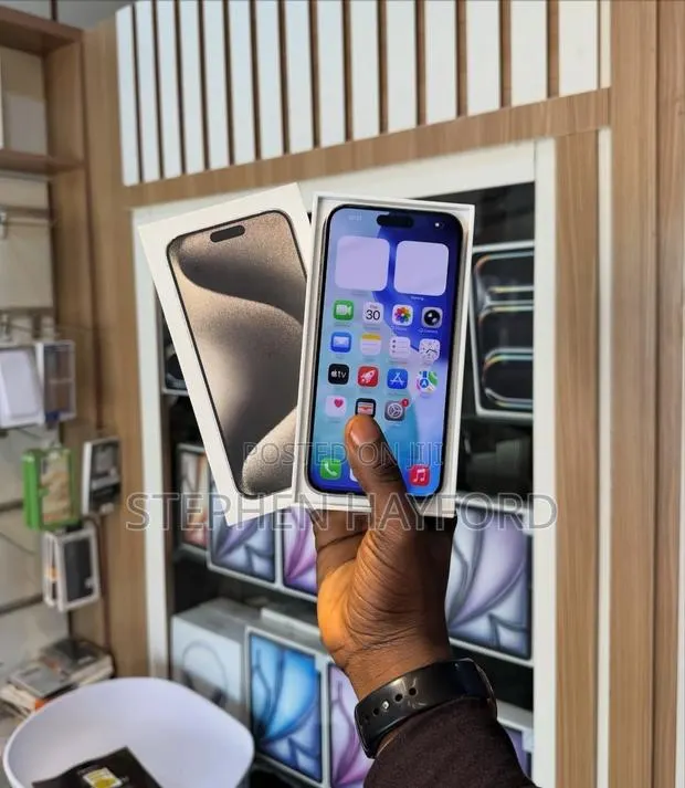 Apple iPhone 15 Pro Max 256 GB Silver · Photo 1