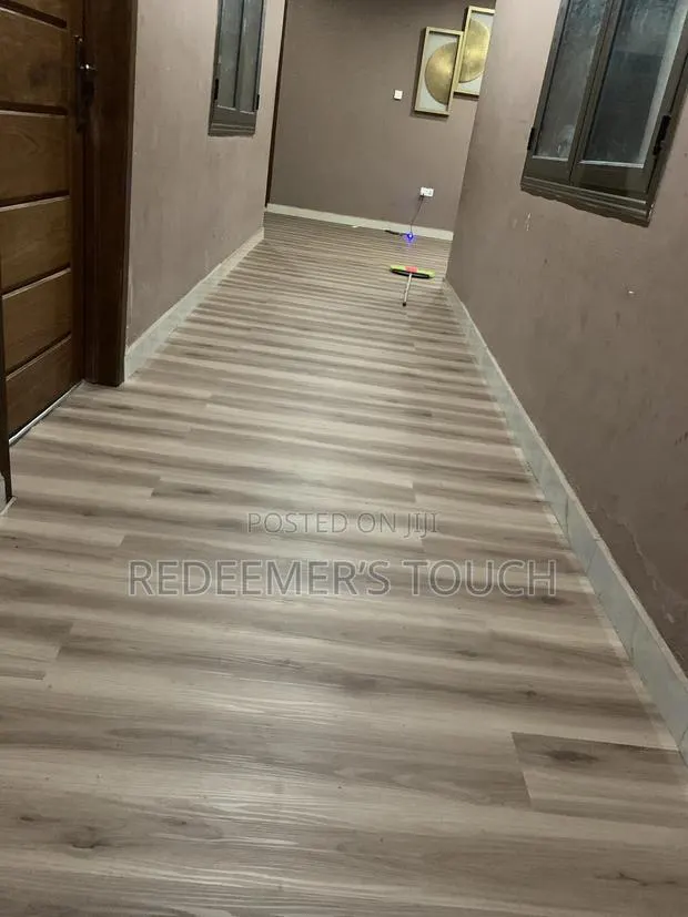 Vinyl Flooring Tiles · Photo 1
