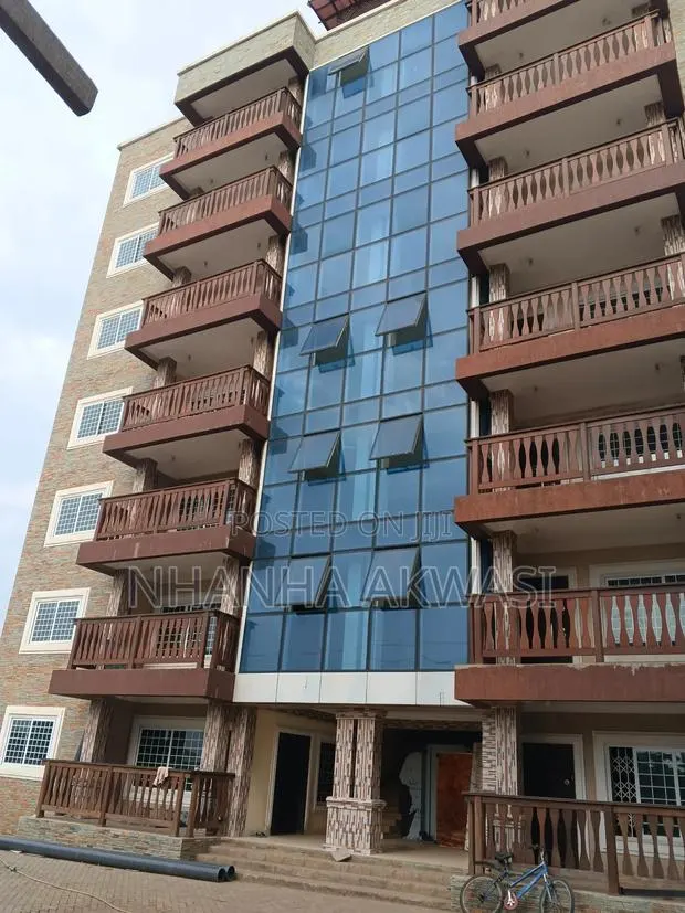 3bdrm Apartment in Lashibi, Sakumono for rent · Photo 1