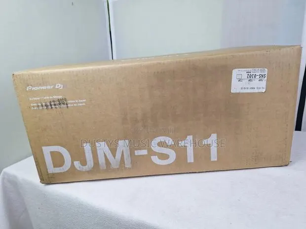 Pioneer DJM S11 Mixer · Photo 1