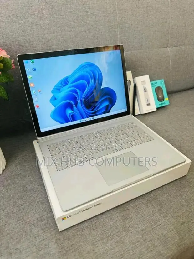 New Laptop Microsoft Surface Book 2 8GB Intel Core i5 SSD 512GB · Photo 1