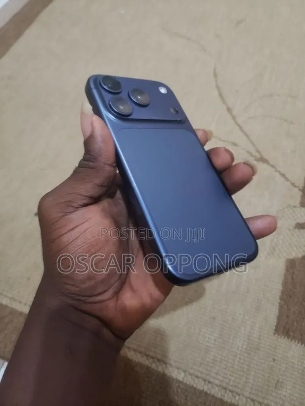 Apple iPhone 17 Pro 256 GB Blue · Photo 1
