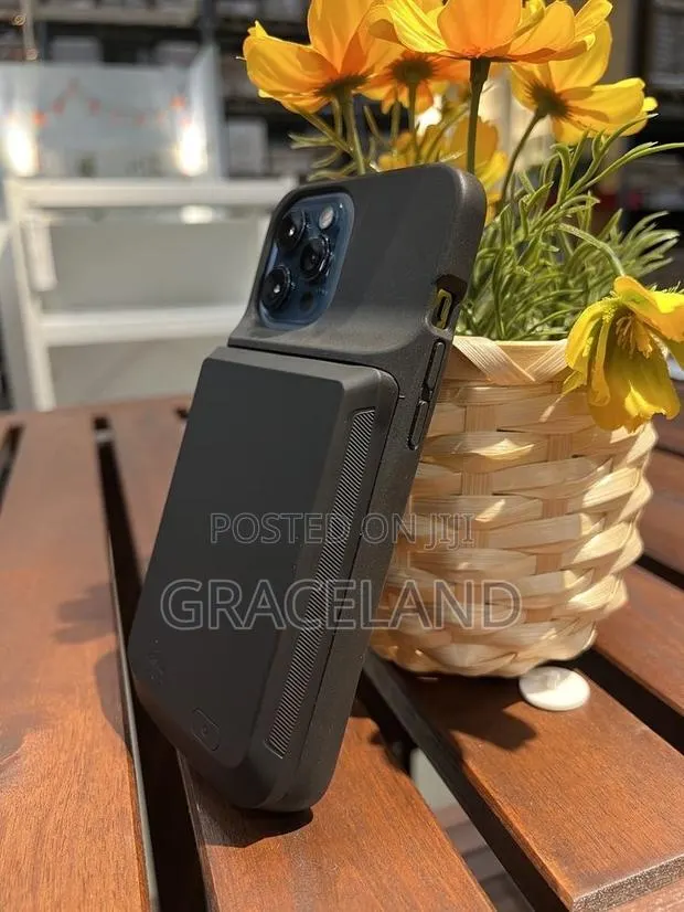 This Original Apple iPhone Batteries Case for 11 Pro Max -16 Pro Max · Photo 1
