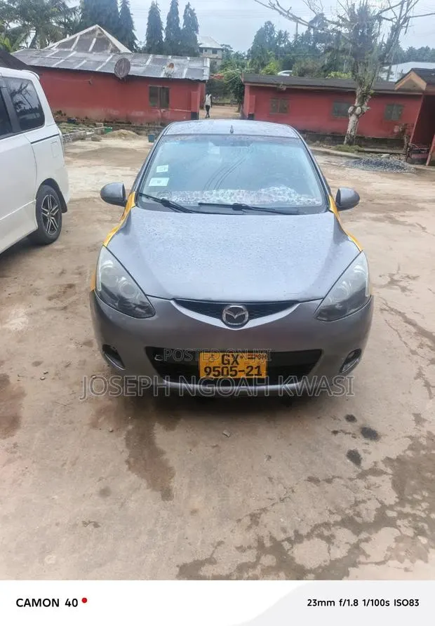Mazda 2 1.5 Touring 2012 Gray · Photo 1
