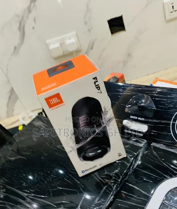 Secure Sleek JBL Flip 6 Portable Wireless Speaker- Black · Photo 1