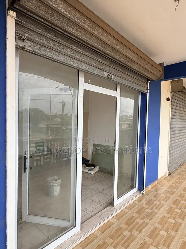 Spacious Shop/Store/Office Space/Showroom Wit an Extra Office,Spintex · Photo 1