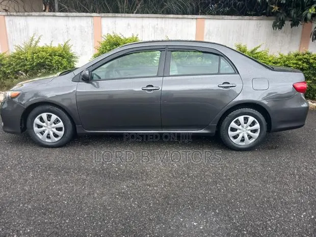 Toyota Corolla 2013 Gray · Photo 1