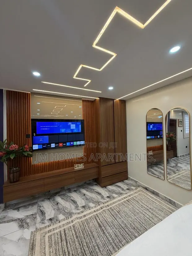 Luxury Furnished Studio for Short Stay – Tema Comm 25 · Photo 1