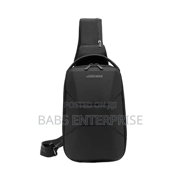 Green Lion Liverpool Crossbody Backpack · Photo 1