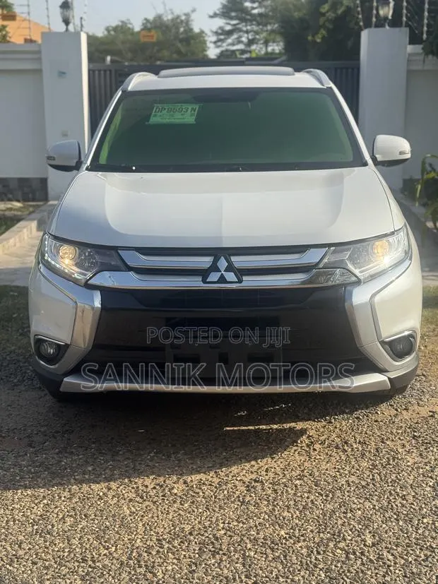 Mitsubishi Outlander SE AWC 2019 White