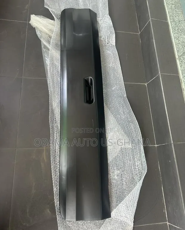 Honda CRV Boot Board Moulding Chrome Spoiler 2012 2013 2014 2015 2016 · Photo 1