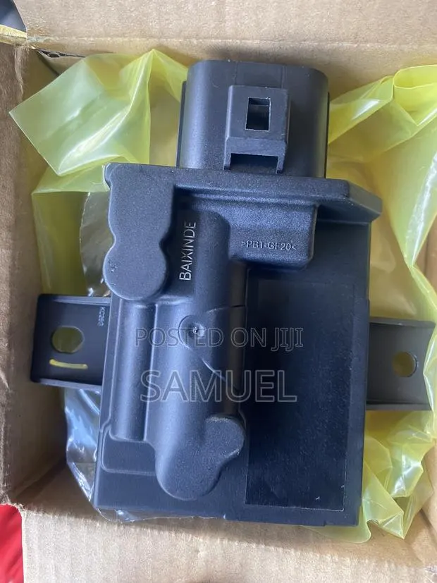Range Rover Fuel Pump Control Module · Photo 1