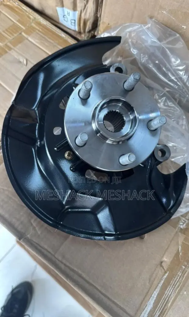 Toyota Corolla 09 Front Hub · Photo 1