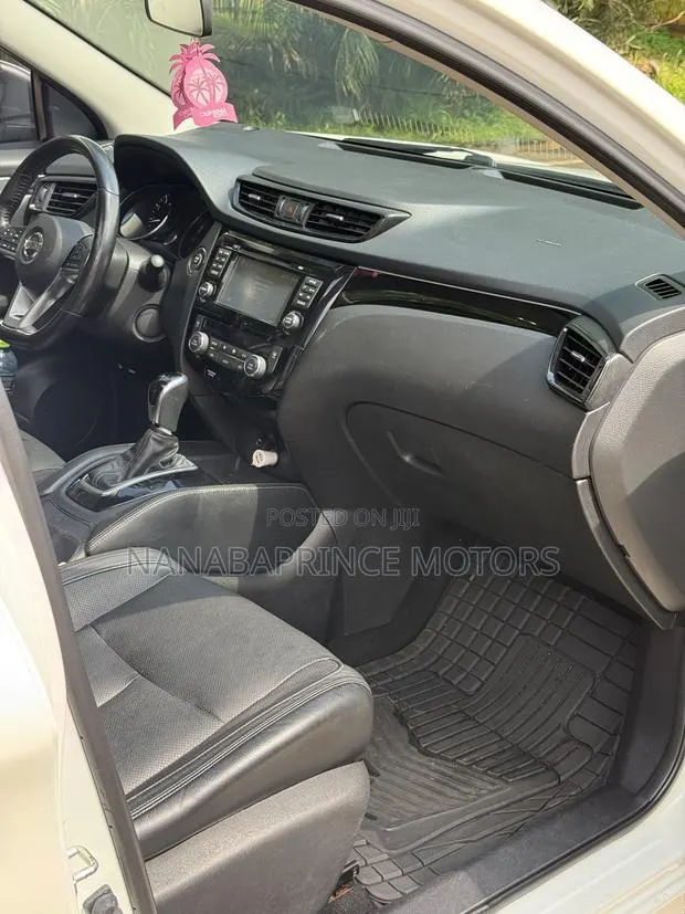 Nissan Qashqai 2018 White · Photo 1