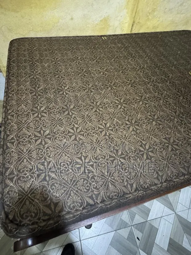 Queen Size Mattress · Photo 1