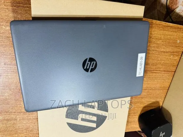 Laptop HP 255 G6 4GB AMD A4 SSD 128GB · Photo 1