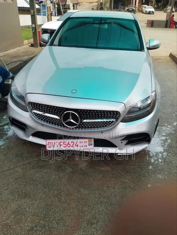 Mercedes-Benz C300 2017 Silver · Photo 1