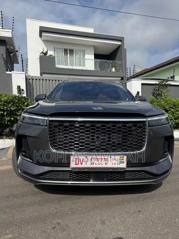 Li Auto One 2022 Gray · Photo 1