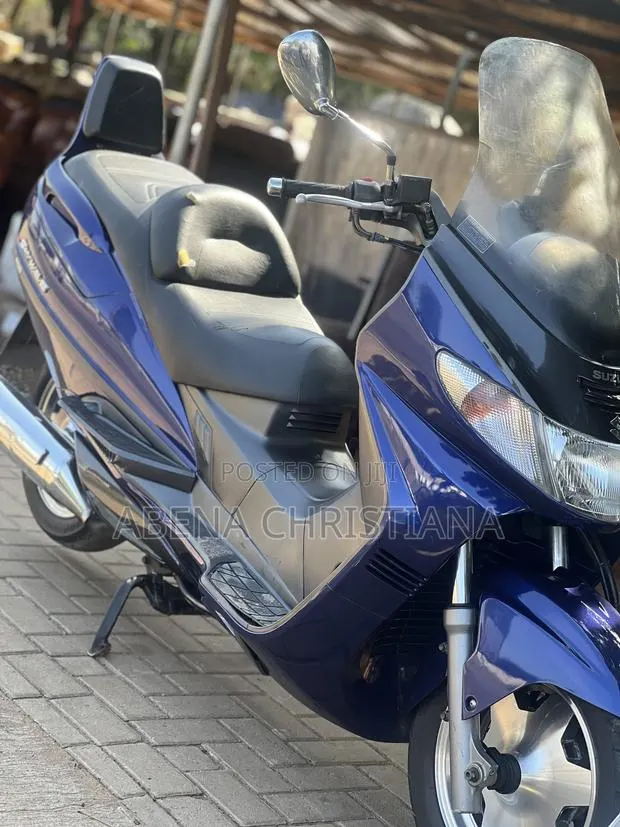 Yamaha 2025 Blue · Photo 1