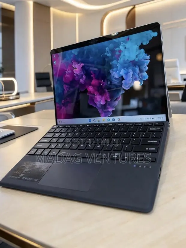 Laptop Microsoft Surface Pro 8 256GB Intel Core i3 SSD 1T · Photo 1