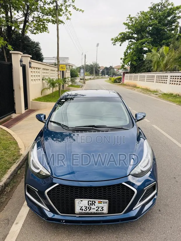 Hyundai Elantra Limited Sedan FWD (1.8L 4cyl 6A) 2016 Blue · Photo 1