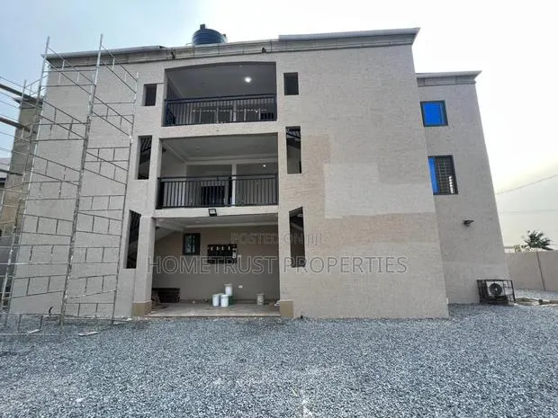 10 Bedroom Apartment and Stores for Sale at Ablekuma Ga Odumase · Photo 1