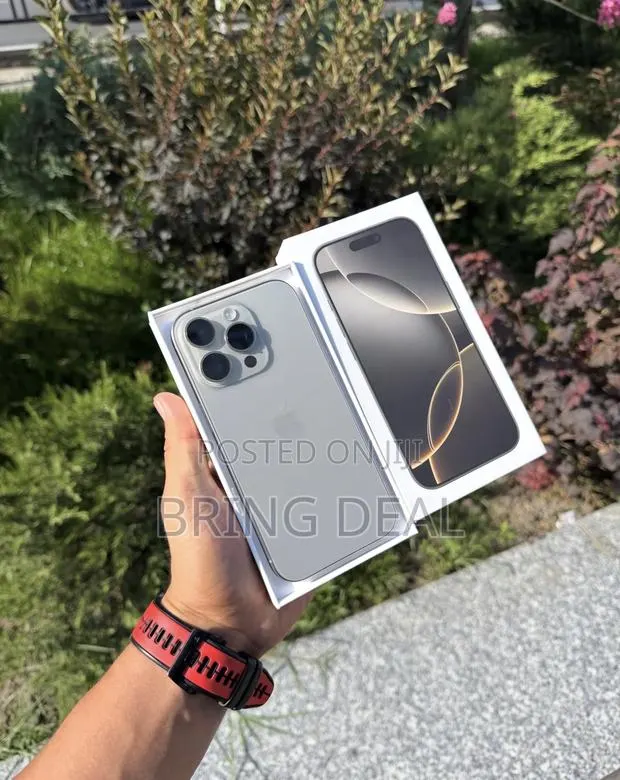 Apple iPhone 16 Pro Max 512 GB Silver · Photo 1