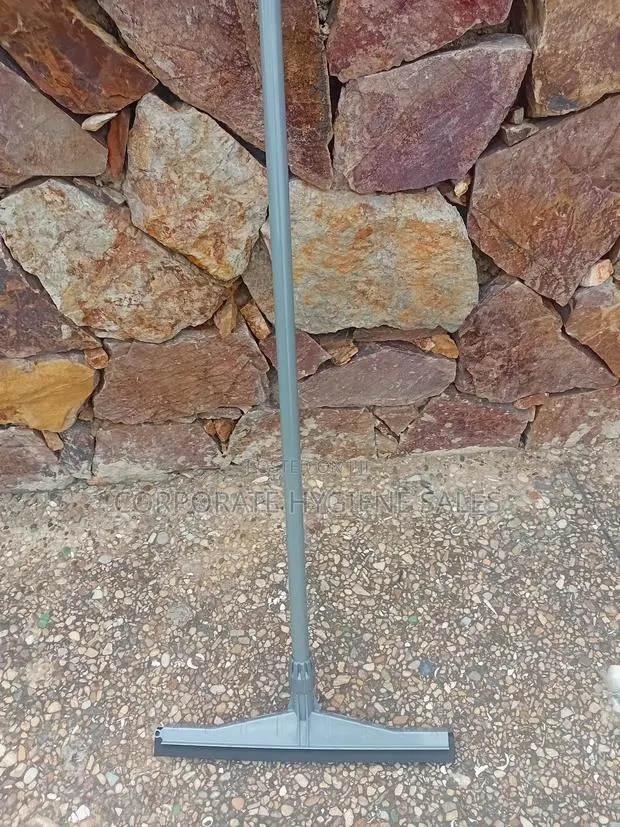 Floor Squeegee · Photo 1