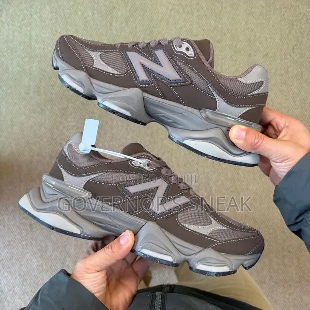 New Balance 9060 Mono Cortado · Photo 1