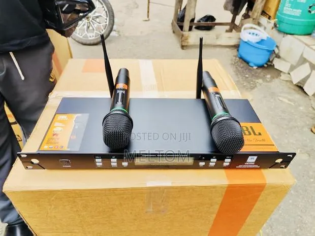 JBL Vm3000 2in1 Wireless Microphone System · Photo 1
