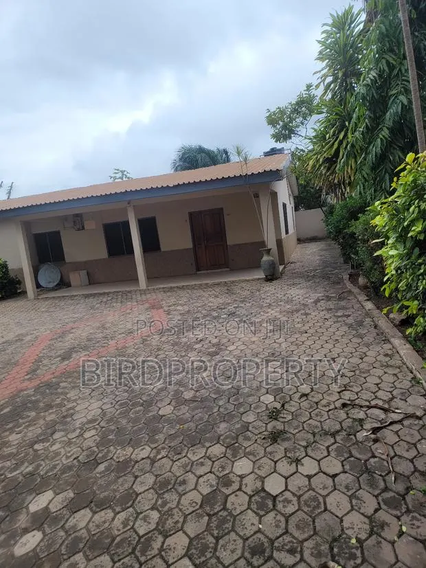 4bdrm House in Bird-Group, Ashaley Botwe for rent · Photo 1