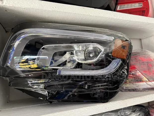 Mercedes-Benz GLB-Class 2020–2023 Headlights LED · Photo 1
