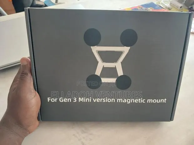 Starlink Mini Magnetic Car Mount (Plastic) · Photo 1