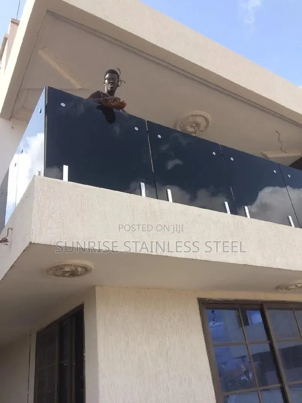 Trusted Frameless Stainless Steel · Photo 1