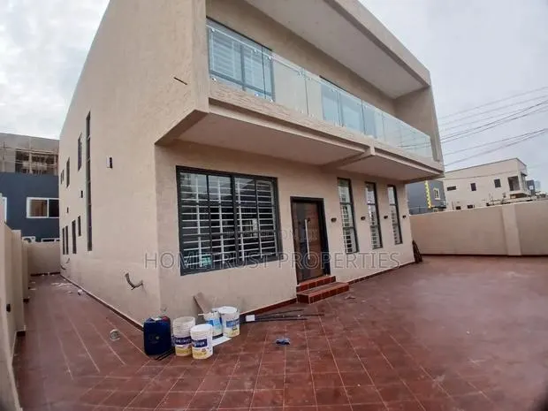 4bdrm Duplex in East Legon, American House for sale · Photo 1
