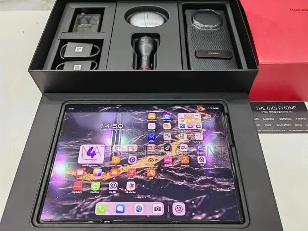 New Huawei Mate XT Ultimate Design 1 TB Black · Photo 1