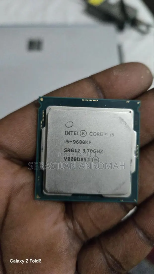 Intel Core I5 - 9600kf/ Free Graphics Card · Photo 1