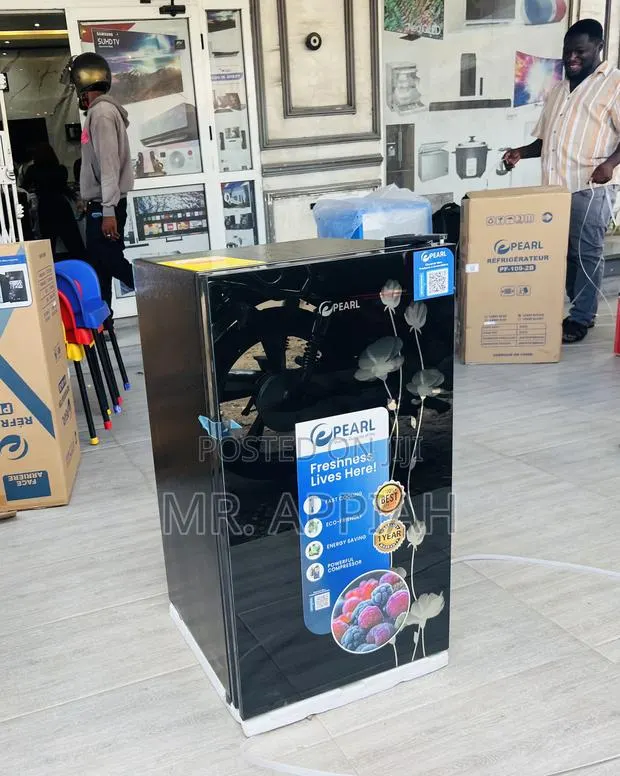 Super Durable Pearl Single Door Table Top Fridge(Black)Mirror · Photo 1