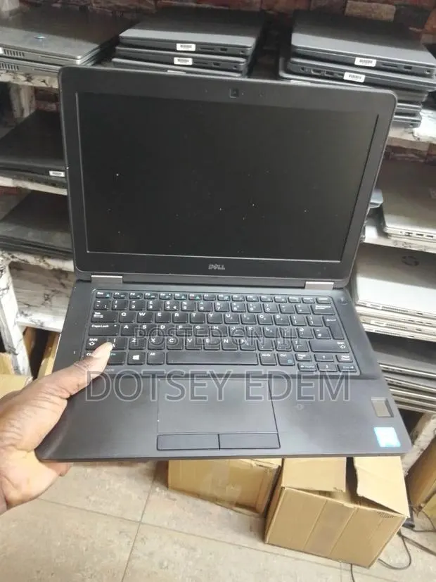 Laptop Dell Latitude E5270 8GB Intel Core I5 SSD 256GB