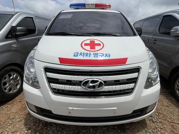 Hyundai H1 2016 White · Photo 1