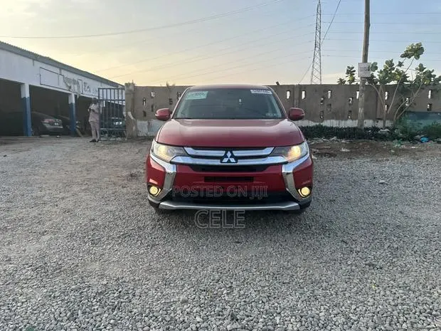 Mitsubishi Outlander PHEV 2018 Red · Photo 1