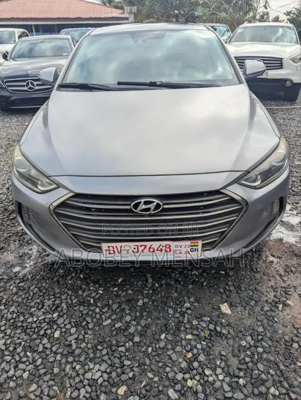 Hyundai Elantra Limited Sedan FWD (2.0L 4cyl 6A) 2017 Gray