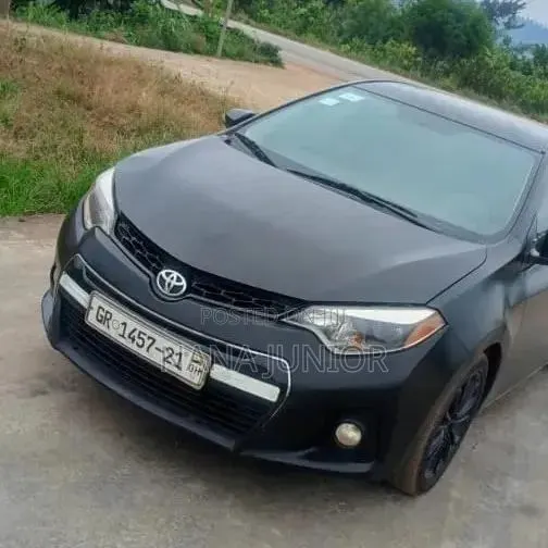 Toyota Corolla LE 4dr Sedan (1.8L 4cyl CVT) 2016 Matt Black · Photo 1