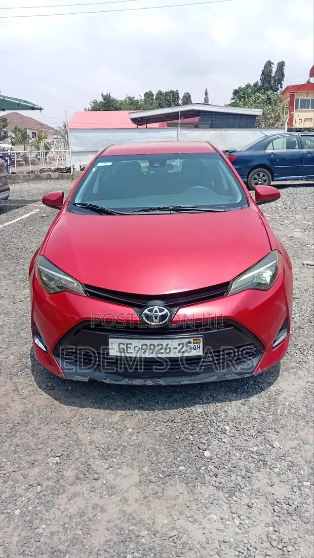 Toyota Corolla 2018 Red · Photo 1